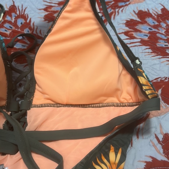 Swimsuit - Picture 6 of 10